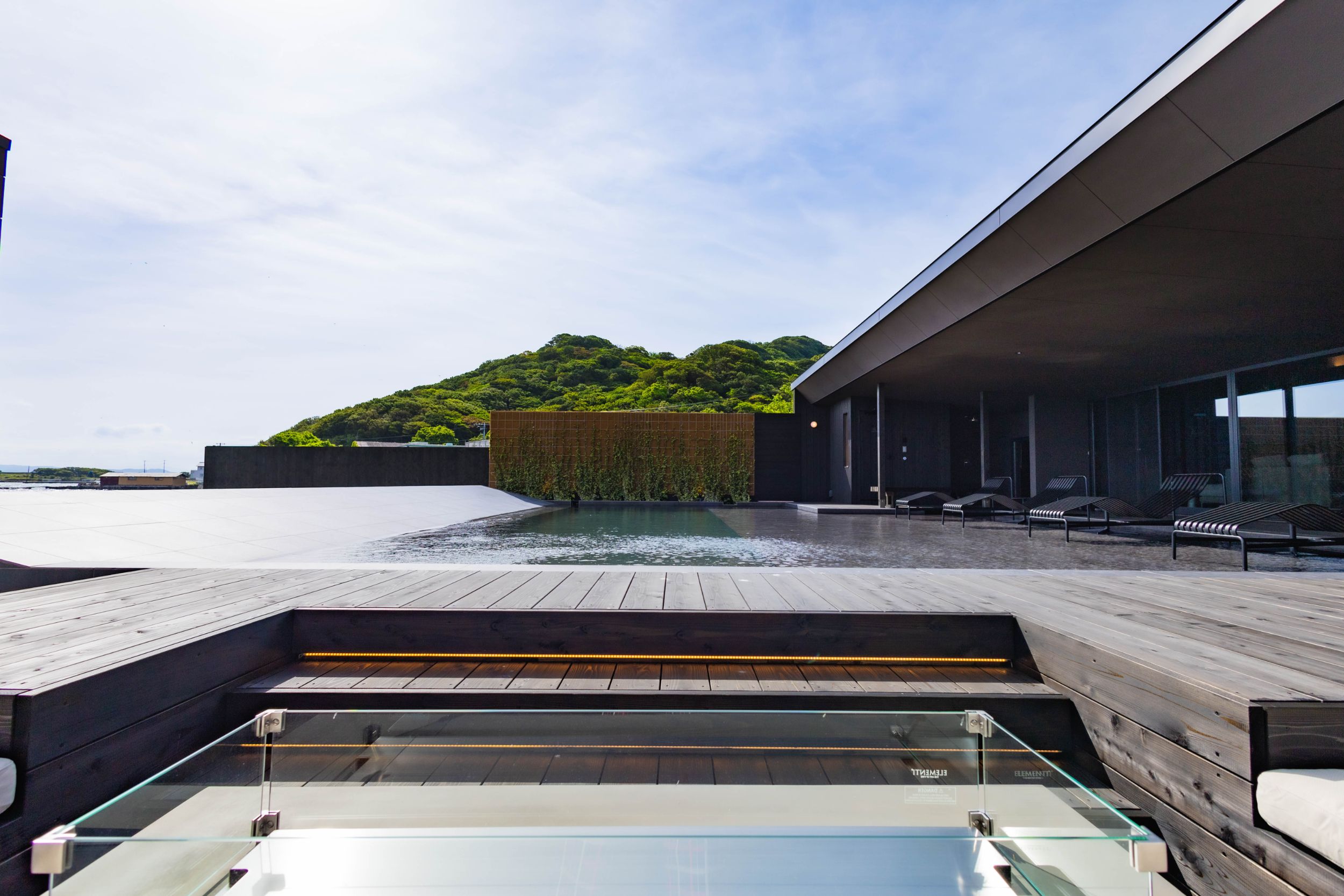 Friends stay at Awaji Mare