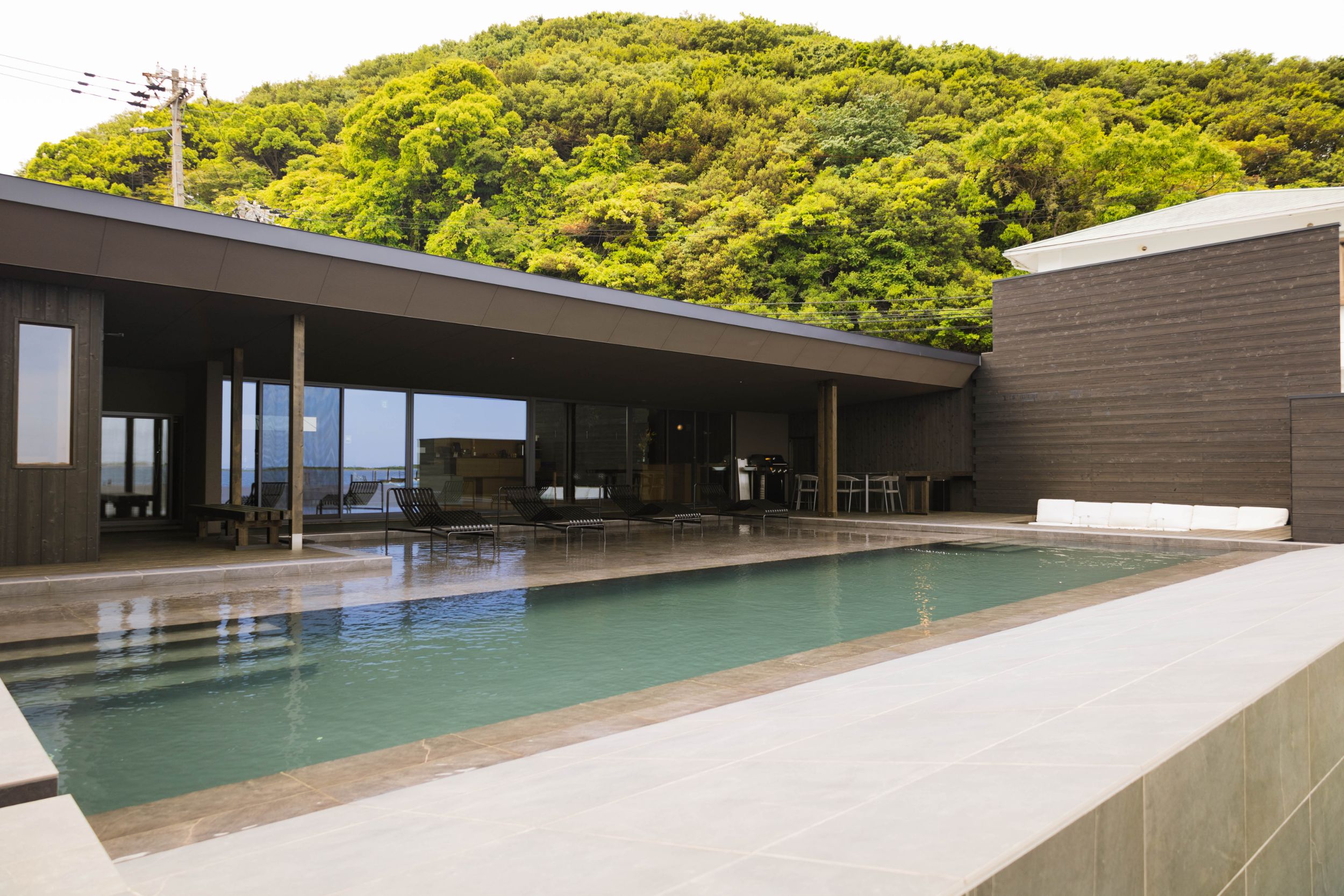 Friends stay at Awaji Mare