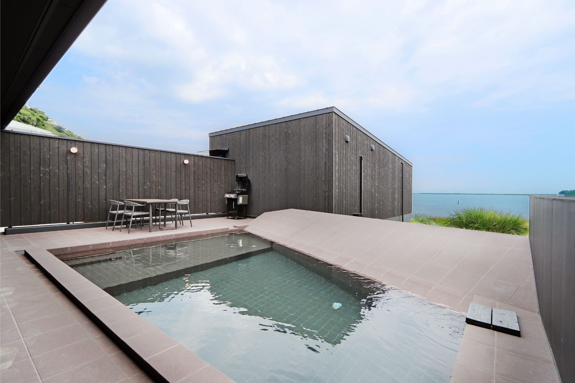 Multi-generational stay at Awaji Mare and Annex
