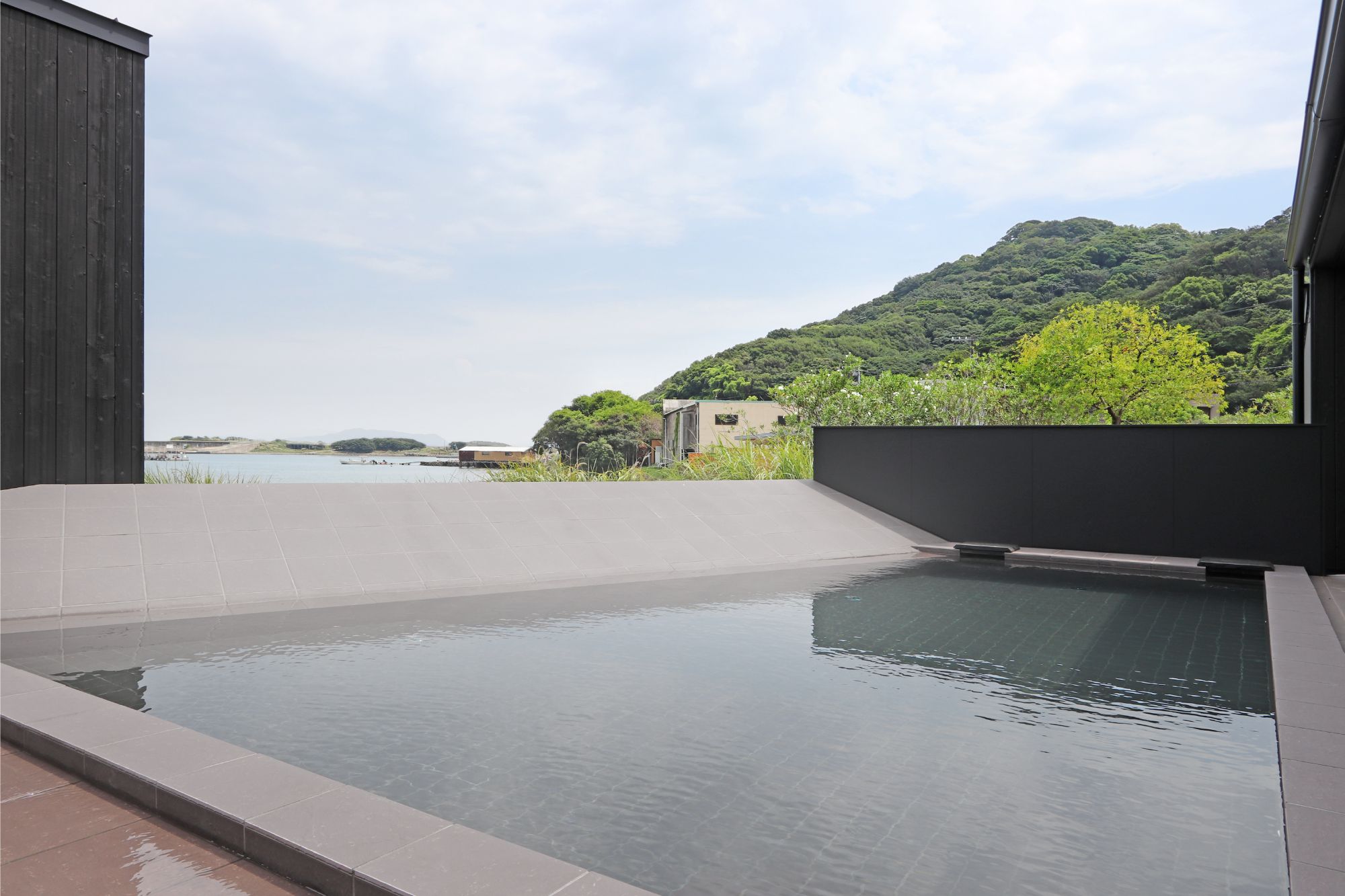 Friends stay at Awaji Mare